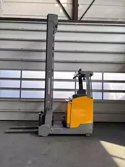 Schubmaststapler  Jungheinrich ETV 320 (3)