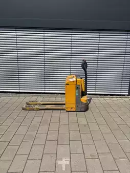 Niederhubwagen 2018  Jungheinrich EJE 222 (1)