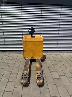 Niederhubwagen 2018  Jungheinrich EJE 222 (3)