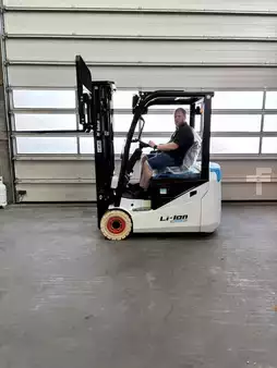 Eléctrico - 3 rodas 2026  Bobcat B18NT (3)