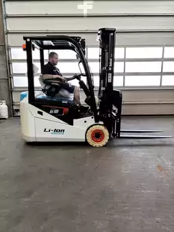 Eléctrico - 3 rodas 2026  Bobcat B18NT (5)