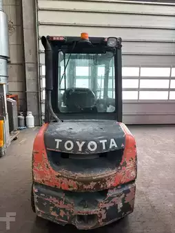 Dieseltrukki 2015  Toyota 02-8FDJF35 Dieselstapler (5)