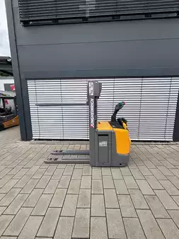 Pallet Stackers 2020  Jungheinrich ERC 216z (2)