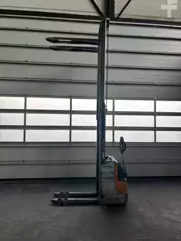Pallet Stackers 2014  Still EXV 10 (3)