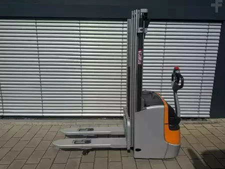 Pallet Stackers 2018  Still EXV 12i (2)