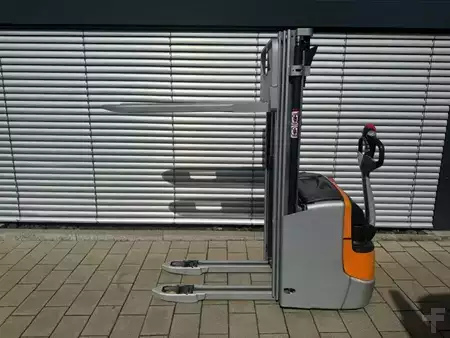 Pallet Stackers 2018  Still EXV 12i (3)