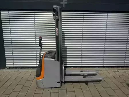 Pallet Stackers 2018  Still EXV 12i (4)