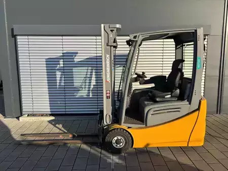 Carrelli elettrici 3 ruote 2019  Jungheinrich EFG 216K (1)