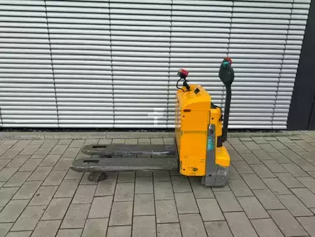Porta-paletes elétrico 2018  Jungheinrich EJE 116 mit Waage (2)