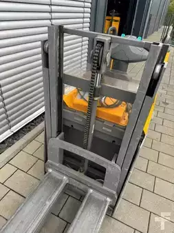 Stacker pedestre 2021  Jungheinrich ERD 220 Lithium (7)