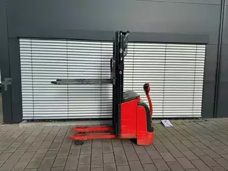 Magasemelésű béka 2013  Linde L14i mit Initialhub (3)
