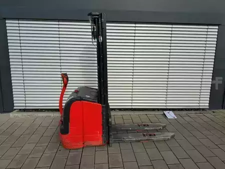 Magasemelésű béka 2013  Linde L14i mit Initialhub (6)