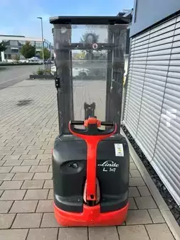 Magasemelésű béka 2013  Linde L14i mit Initialhub (9)