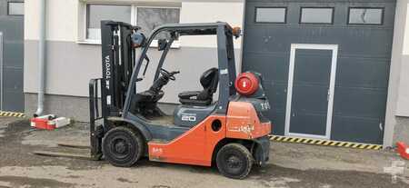 LPG Forklifts 2016  Toyota 02-8FGF20 (1)