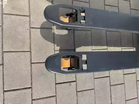 Transpalettes électriques 2025  Bobcat BPM16N (6)