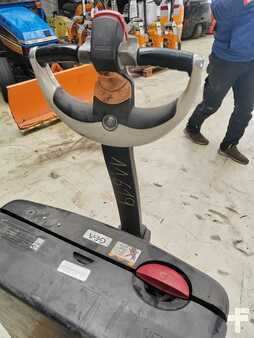 Electric Pallet Jacks 2010  Crown WP2315 (9)