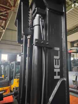 Diesel Forklifts 2012  Heli CPD100 (8)