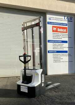 Ruční vysokozdvižný vozík 2025  Bobcat LSM12N (1)