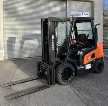 Diesel truck 2023 Doosan D30NXS (1)
