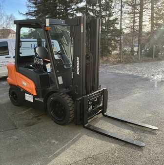 Diesel truck 2023 Doosan D30NXS (3)