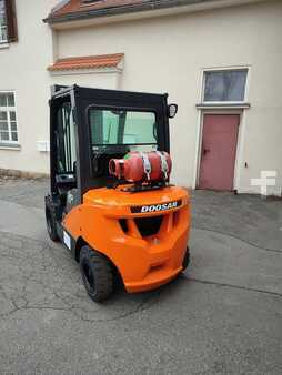 Gas truck 2022 Doosan G30E-7 (2)