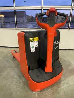 Nízkozdvižný vozík 2009 Linde T 20 (1)