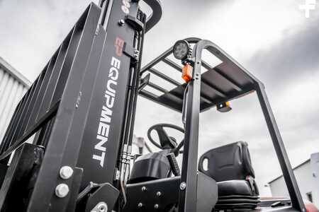 4-wiel elektrische heftrucks 2023  EP Equipment ELF302 (5)