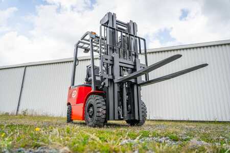 4-wiel elektrische heftrucks 2025 EP Equipment ELF181 (1)
