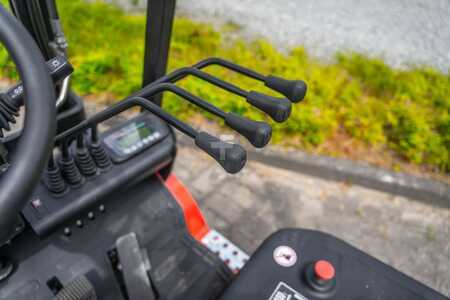 4-wiel elektrische heftrucks 2025  EP Equipment ELF181 (7)
