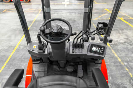 Eléctrico - 4 rodas 2025  Heli CPD35 GB2LI (19)