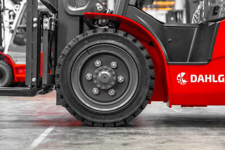 Eléctrico - 4 rodas 2025  Heli CPD35 GB2LI (6)