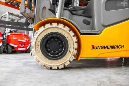 4-wiel elektrische heftrucks 2019  Jungheinrich EFG 425k (10)