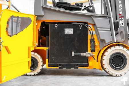 4-wiel elektrische heftrucks 2019  Jungheinrich EFG 425k (9)