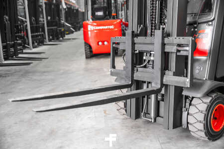 4-wiel elektrische heftrucks 2017  Linde E30-01 (4)