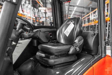 4-wiel elektrische heftrucks 2017 Linde E30-01 (3)