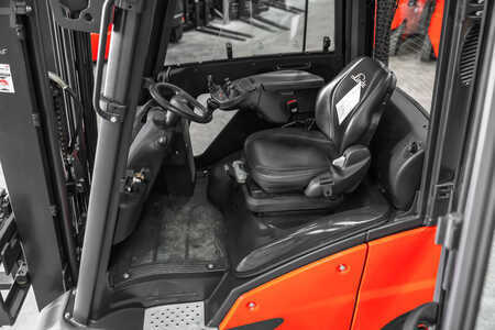 4-wiel elektrische heftrucks 2017  Linde E30-01 (5)