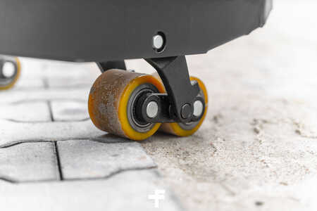 Transpallet manuali 2025  [div]  ForkLion COMPARTEC (6)