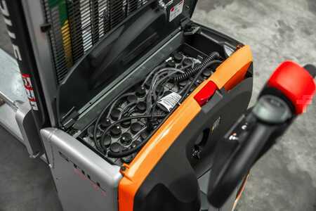 Stacker pedestre 2024  Still EXV 14 C (17)