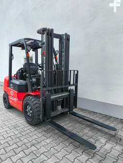 Chariots électriques à 4 roues 2022  EP Equipment EFL302 (6)