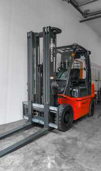 Diesel heftrucks 2014  Unicarriers Y1D2A25Q (2)