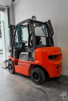 Diesel heftrucks 2014  Unicarriers Y1D2A25Q (3)