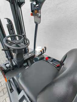 Chariots électriques à 3 roues 2014  Doosan B16R-5 (8)