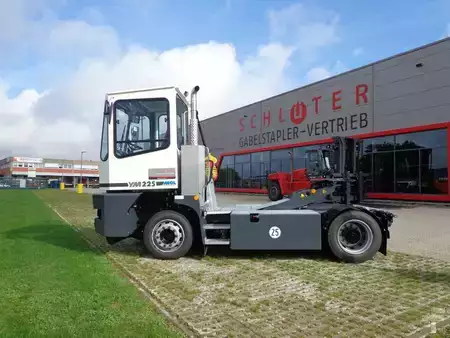Terminálový traktor 2026  MOL YM225 / 4x2 (1)