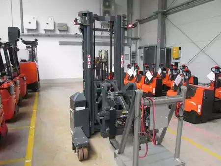 Four-way reachtrucks 2025  Combilift WR4 (2)