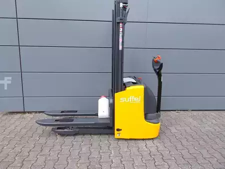 Hochhubwagen 2016  Linde L 12 I (1)