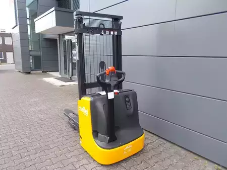 Hochhubwagen 2016  Linde L 12 I (3)
