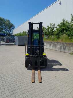 Diesel Forklifts 2014  Clark C30D (5) 