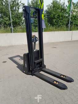 Hochhubwagen - Clark WS12 (3)