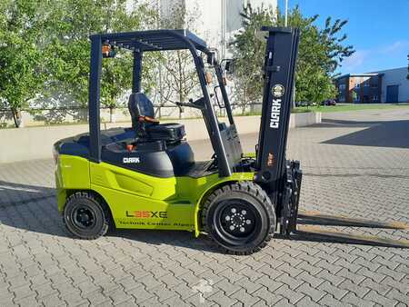 Electric - 4 wheels 2024  Clark L35XE (2)