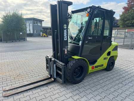 Diesel Forklifts 2024  Clark S35D (1)